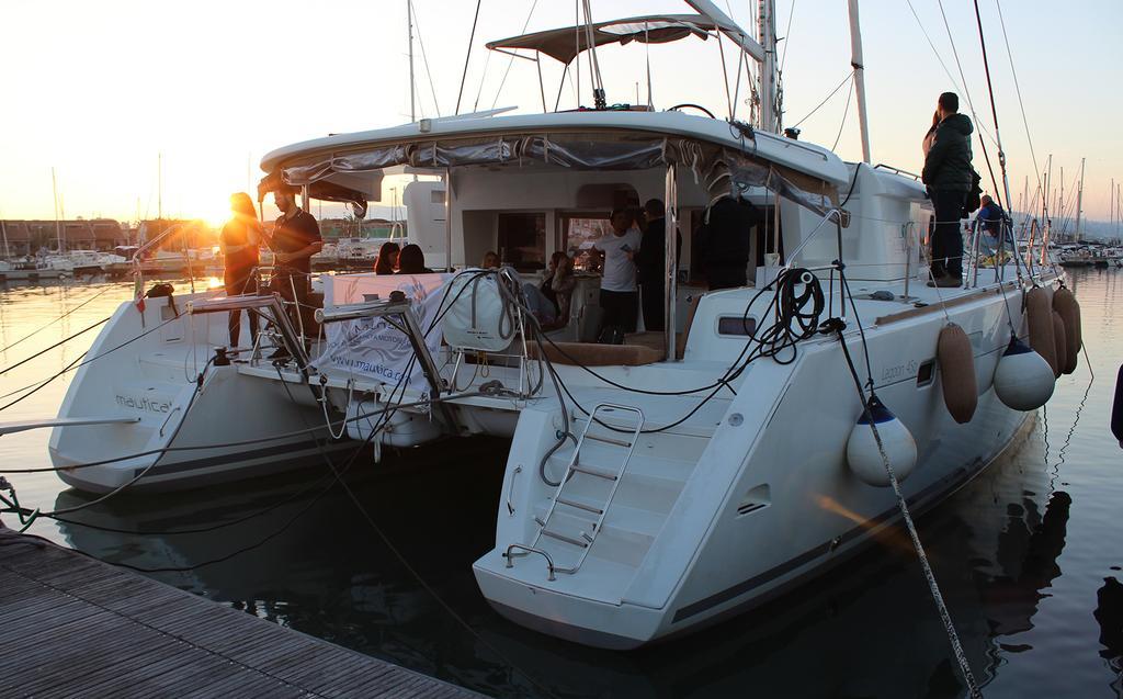Catamarano Mauticat Hotel Pescara Bagian luar foto