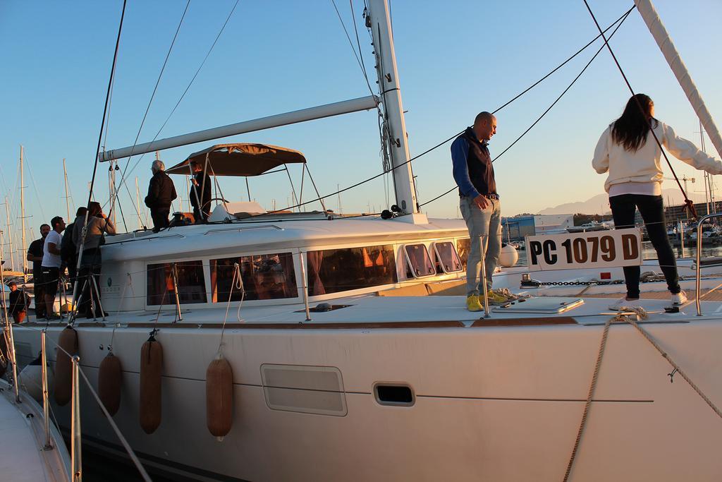 Catamarano Mauticat Hotel Pescara Bagian luar foto