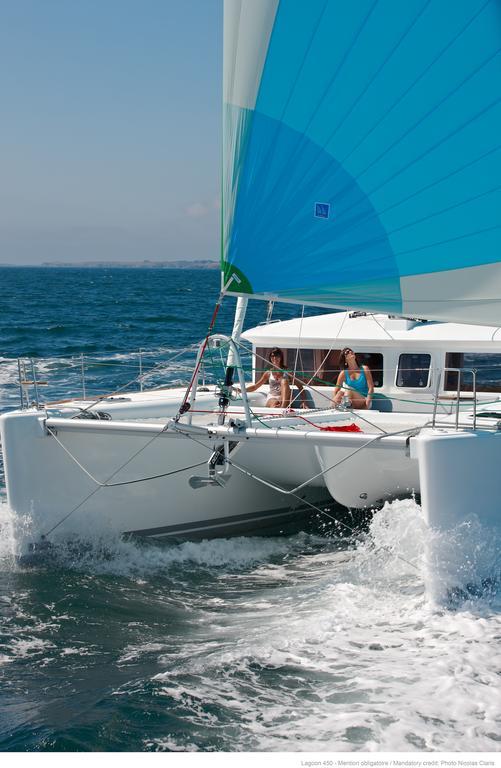 Catamarano Mauticat Hotel Pescara Bagian luar foto