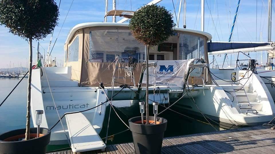 Catamarano Mauticat Hotel Pescara Bagian luar foto