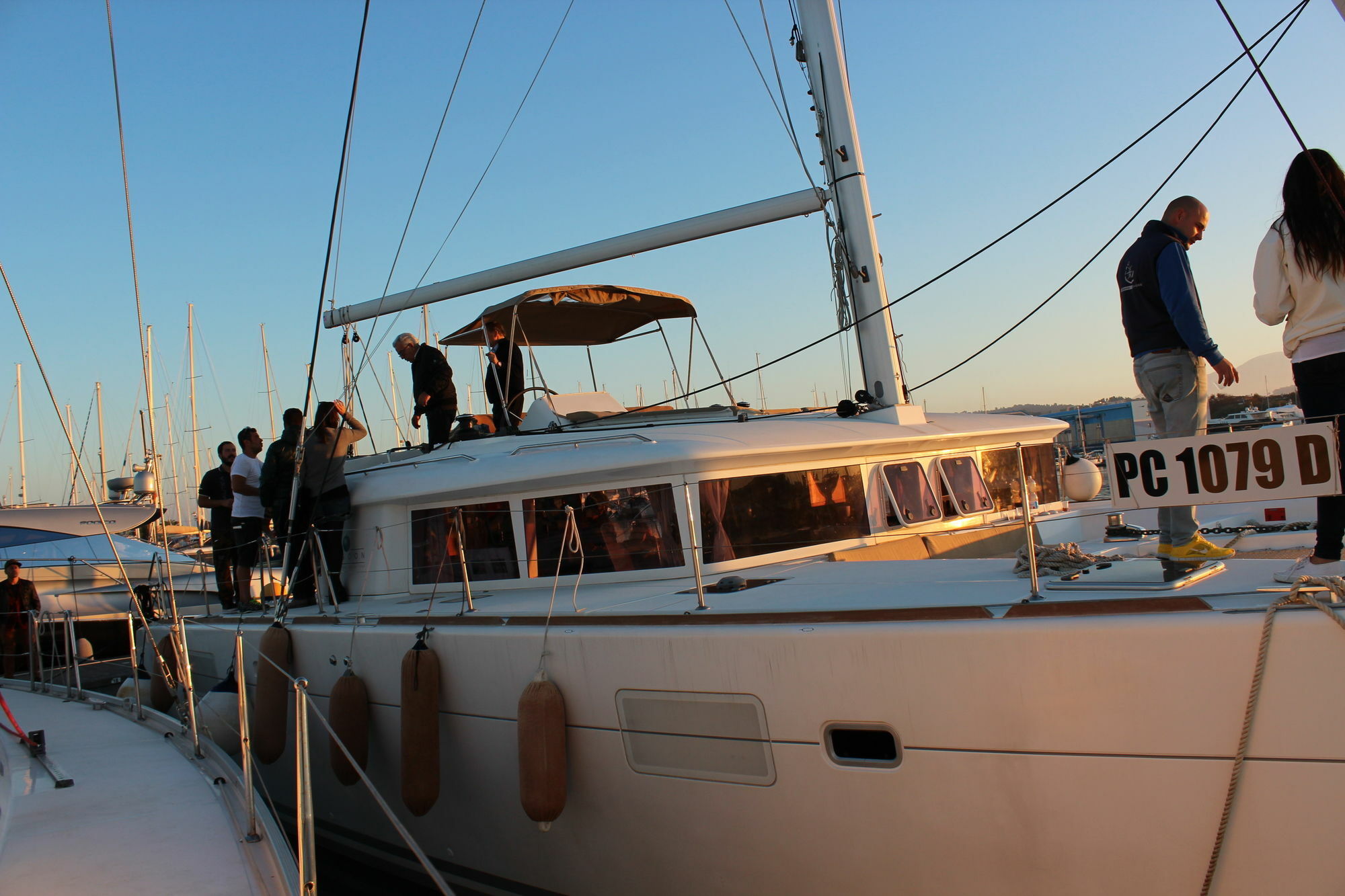 Catamarano Mauticat Hotel Pescara Bagian luar foto