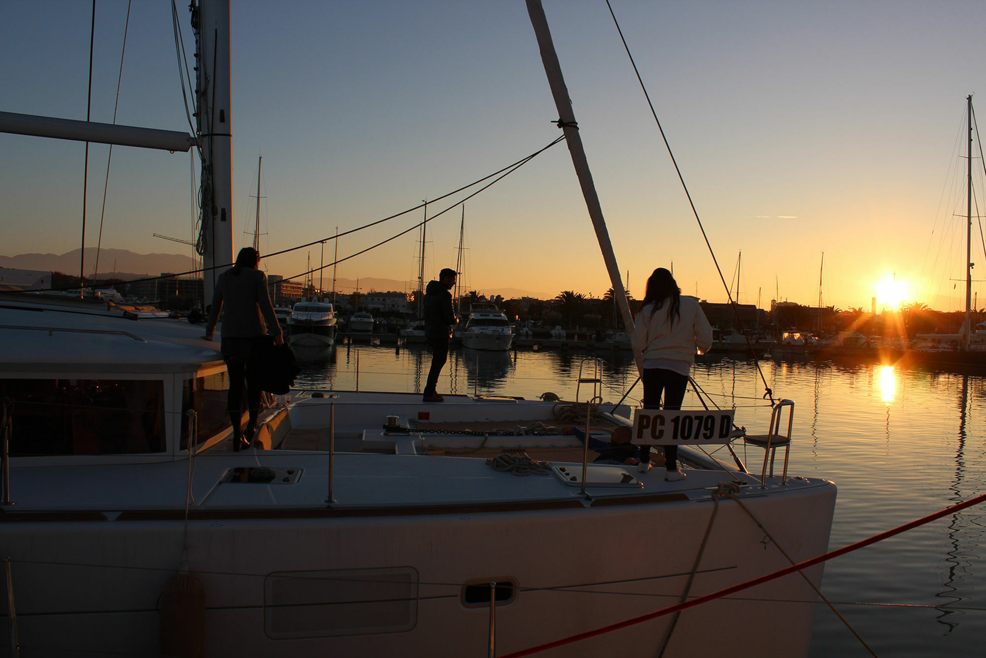 Catamarano Mauticat Hotel Pescara Bagian luar foto